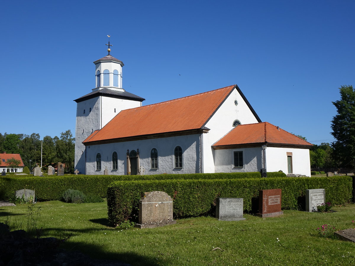 Fra, Ev. Kirche, erbaut von 1827 bis 1828 durch Petter Ekholm, Kirchenschiff im Empire Stil (13.06.2016)