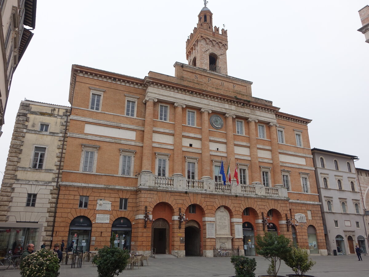 Foligno, Palazzo Comunale an der Piazza della Repubblica (27.03.2022)