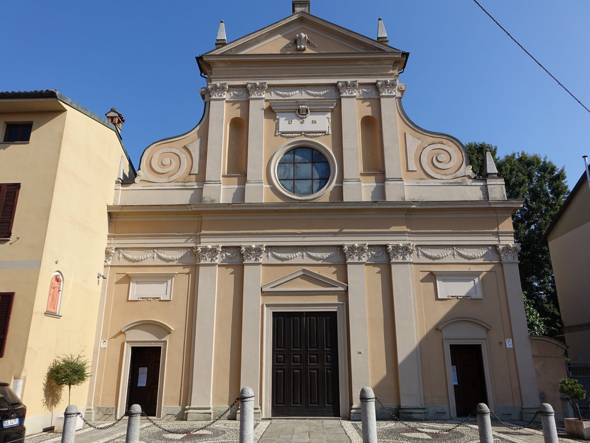 Fombio, Pfarrkirche St. Pietro und Paolo, dreischiffige Basilika mit Kuppel, erbaut im 19. Jahrhundert (30.09.2018)