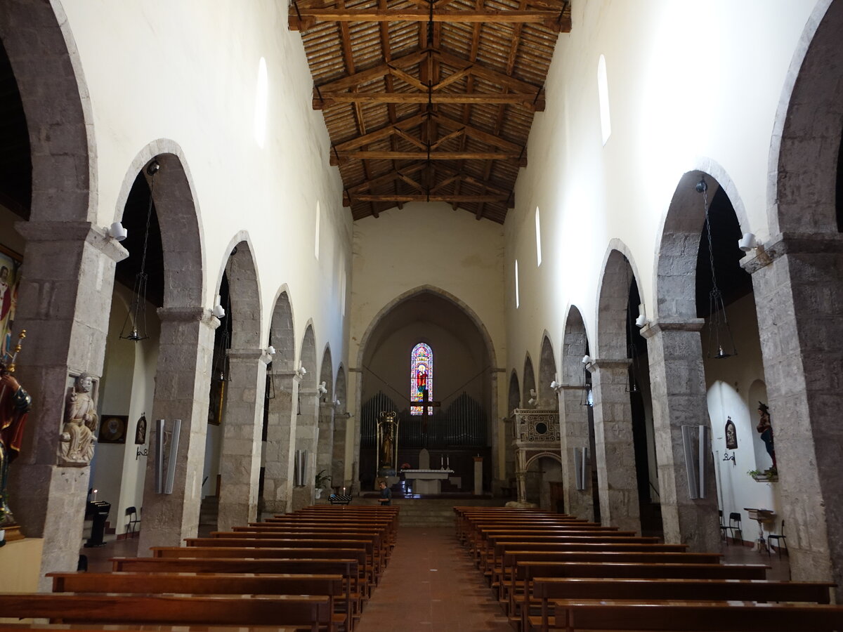 Fondi, Innenraum des Dom San Pietro, erbaut im 14. Jahrhundert (21.09.2022)