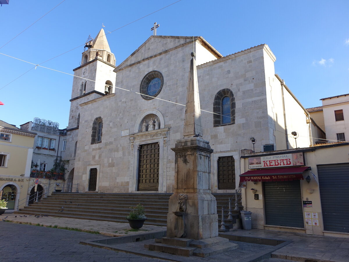 Fondi, Pfarrkirche Santa Maria Assunta, erbaut im 14. Jahrhundert (21.09.2022)