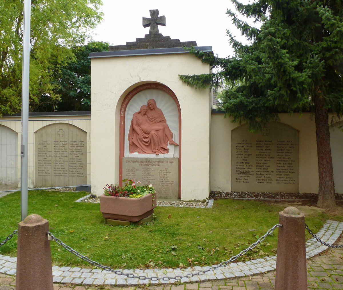 Forchheim, Denkmal fr die Gefallenen der beiden Weltkriege, Sept.2017