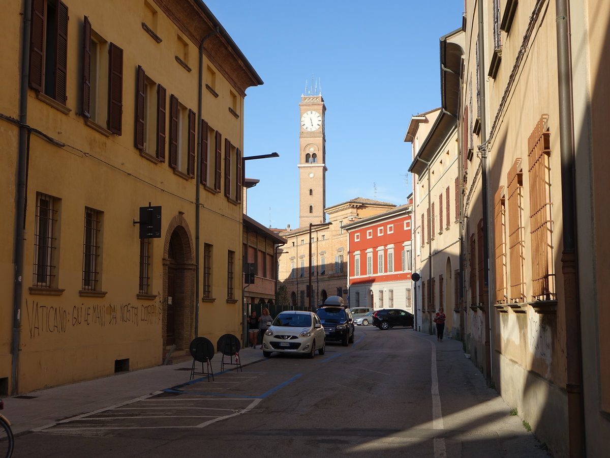 Forli, Ausblick auf den Rathausturm von der Via Giorgina Saffi (20.09.2019)