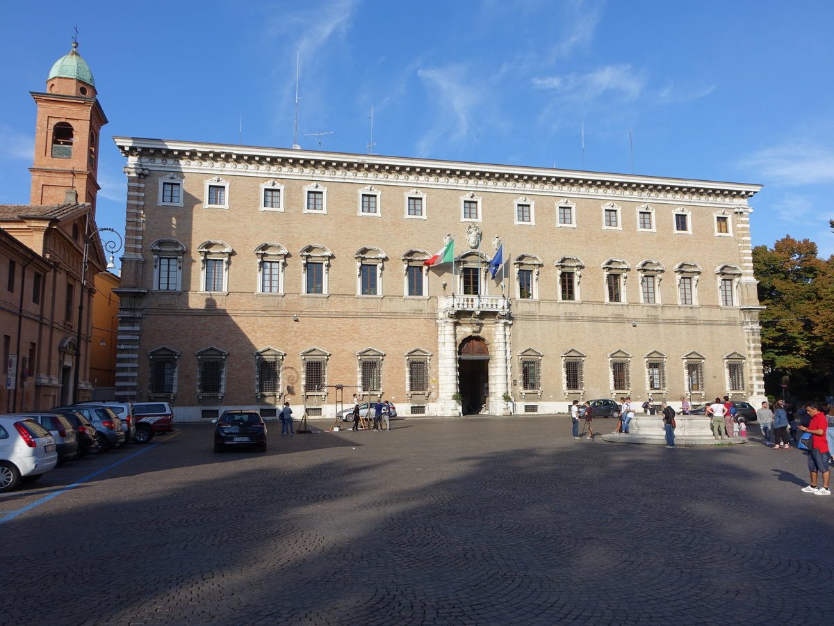 Forli, Prfektur im Palazzo Paolucci an der Piazza Ordelaffi (20.09.2019)