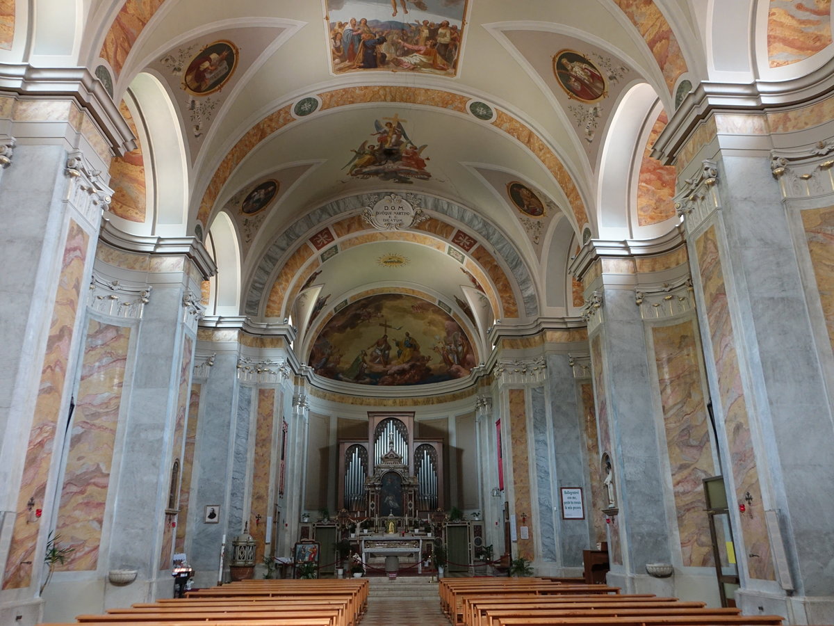Fornace, barocker Innenraum der Pfarrkirche San Martino (16.09.2019)