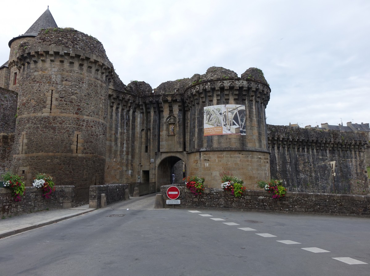 Fougeres, Porte Notre Dame der Festung (12.07.2015)