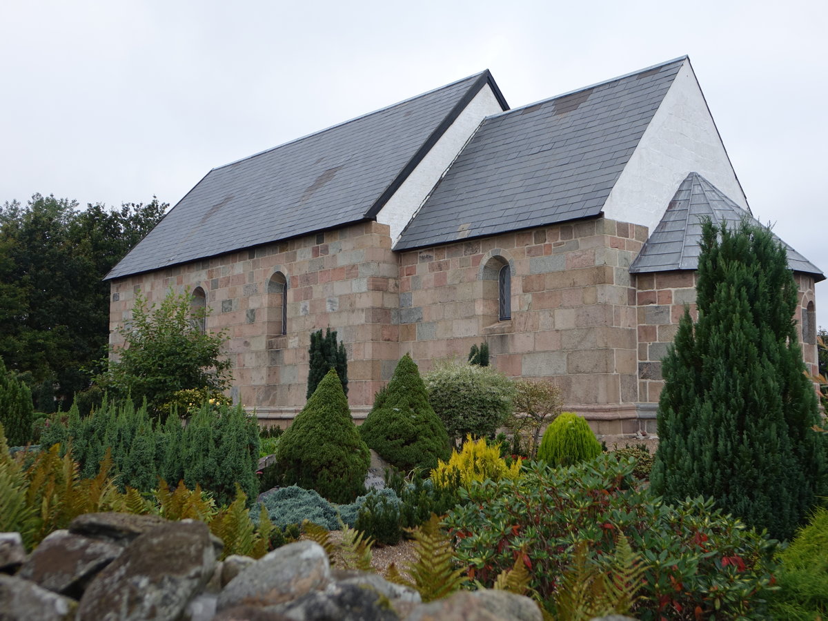 Fovloum, mittelalterliche Ev. Kirche aus Granitquadern, erbaut ab 1100 (20.09.2020)