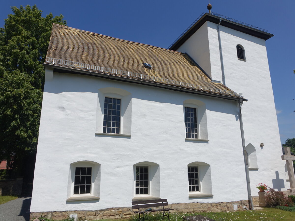 Frankenau, evangelische Dorfkirche, kleine romanische Saalkirche (24.06.2023)