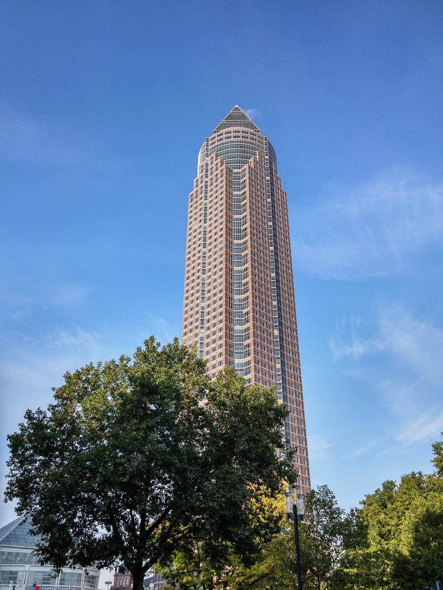 Frankfurt am Main, die Messeturm. Aufnahmedatum: 22.09.2017.