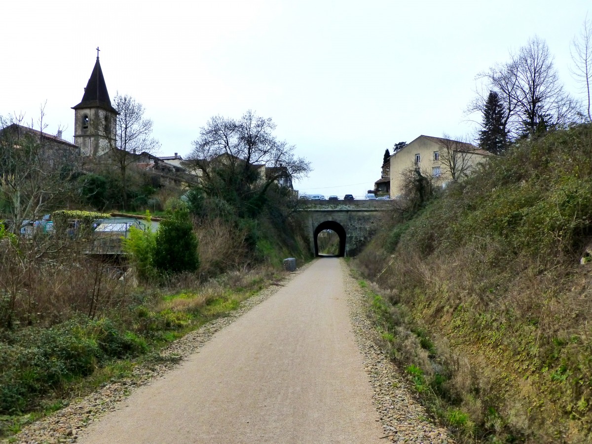 Frankreich, Languedoc, Hrault, Le Poujol-sur-Orb am  Passa Pas  Radweg vom Haut-Languedoc bis in den Tarn. 09.02.2014