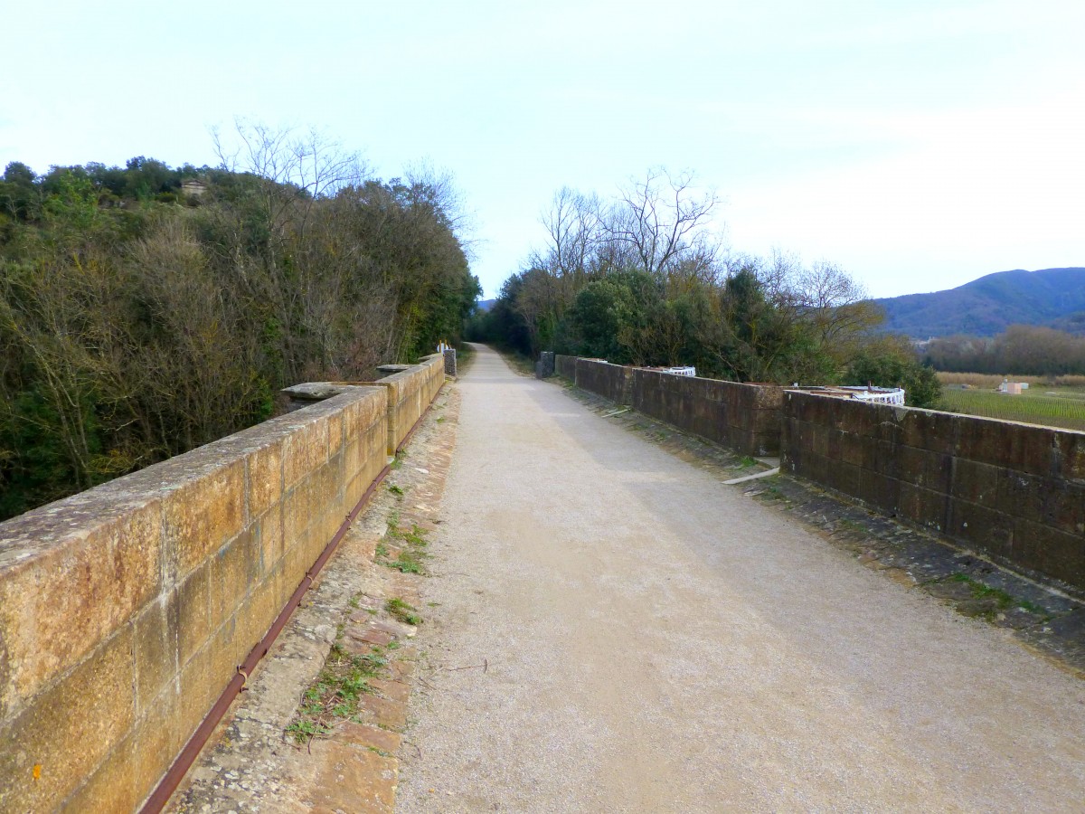 Frankreich, Languedoc, Hrault, Radweg  Passa Pas  von Mazamet (Tarn) nach Bdarieux (Haut-Languedoc) auf der frheren Eisenbahnstrecke Mazamet-Bdarieux. Die Brcke in Lamalou-les-Bains. Fr die Radwege ist die Openstreetmap sehr hilfreich. 09.02.2014