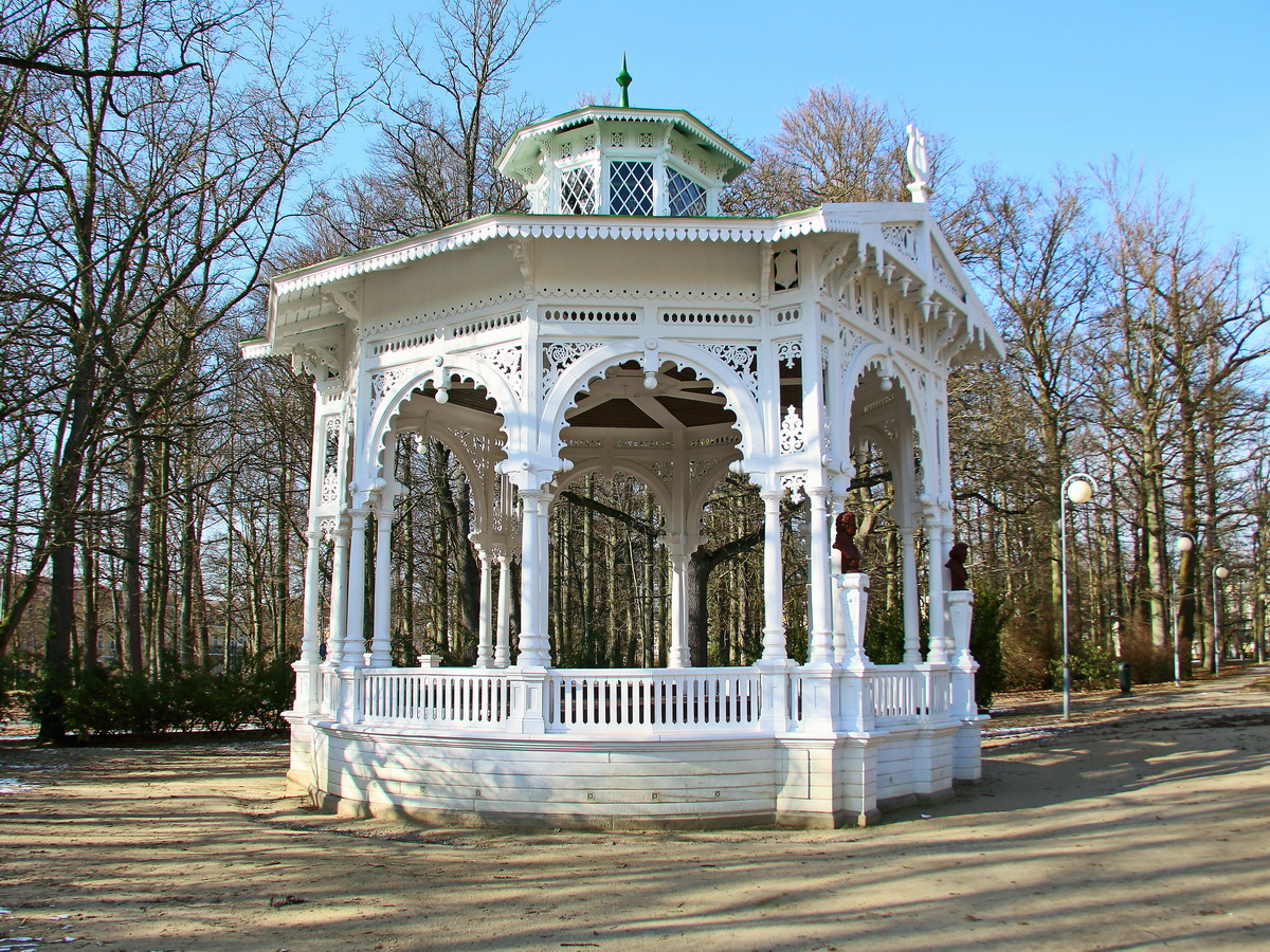 Franzensbad, der Konzertpavillon im Kurpark, gesehen am  24. Februar 2018.