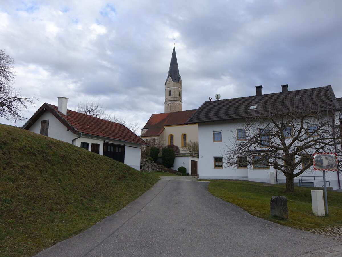 Frauenornau, Pfarrkirche Unsere lieben Frau, barockisierter gotischer Saalbau, erbaut im 15. Jahrhundert, barockisiert von 1753 bis 1754 (21.02.2016)