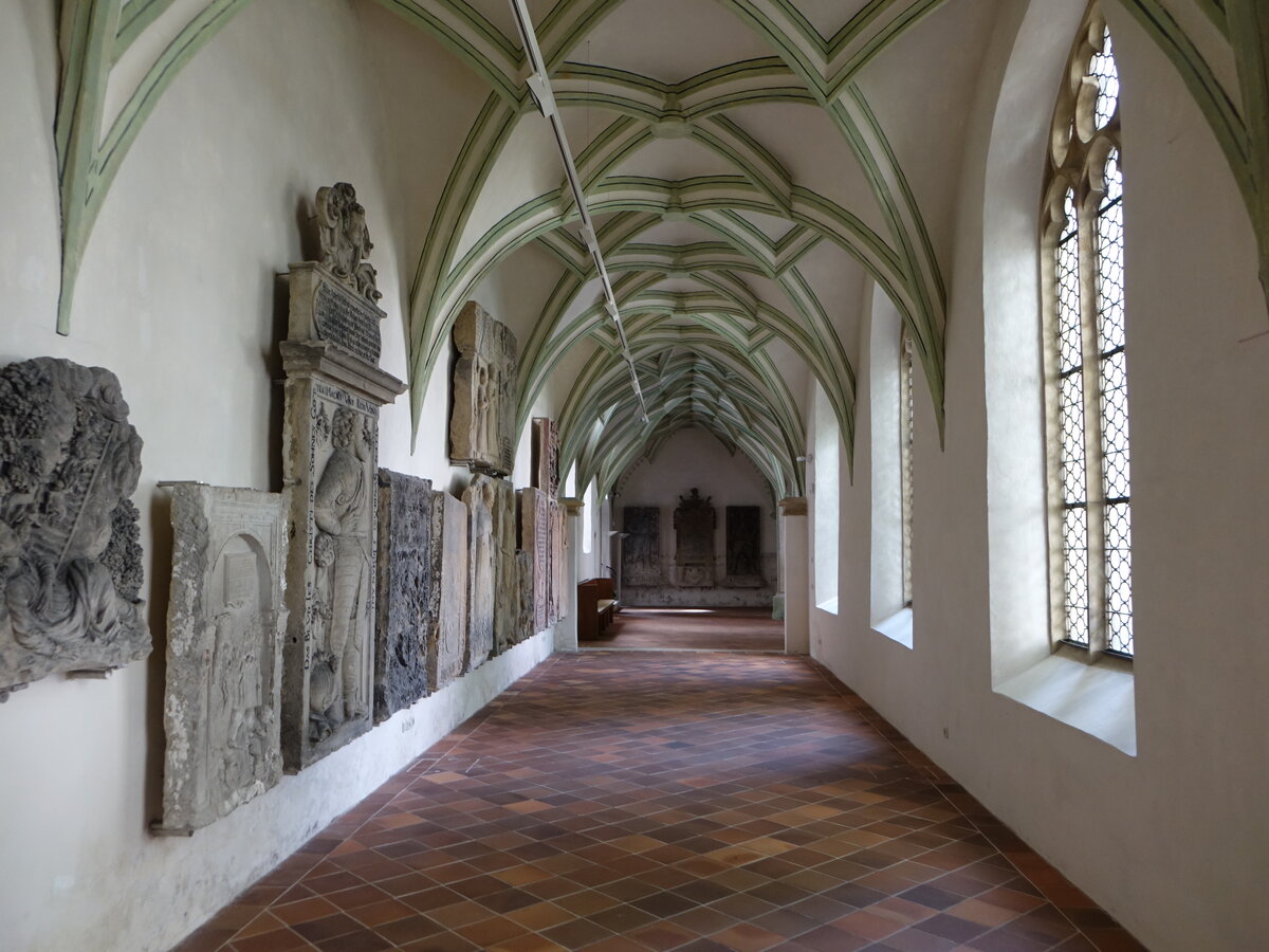 Freiberg, Kreuzgang mit Grabmalen im Dom St. Marien (18.09.2023)