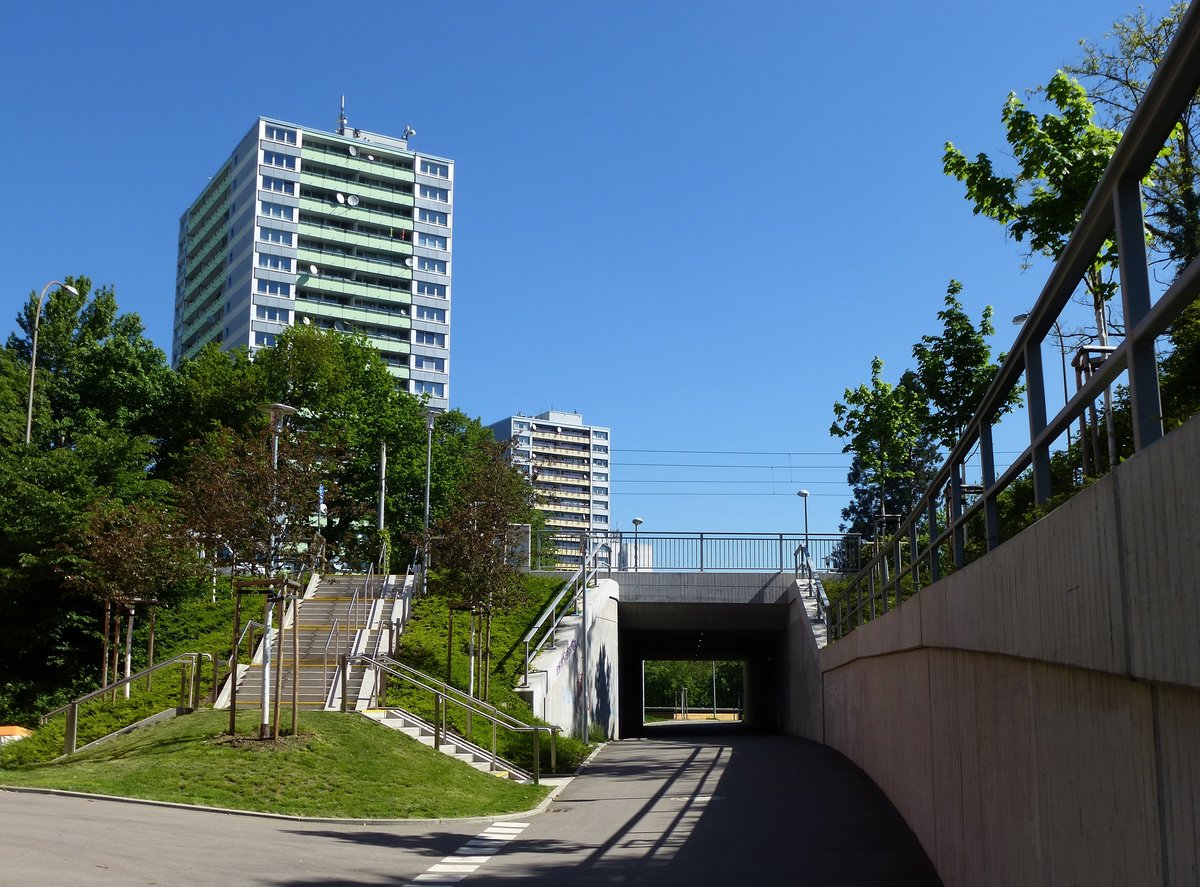 Freiburg, 2014 erffnete, neuerbaute Radwegunterfhrung an der Rad-Vorrang-Route FR2 im Stadtteil Weingarten, Mai 2017