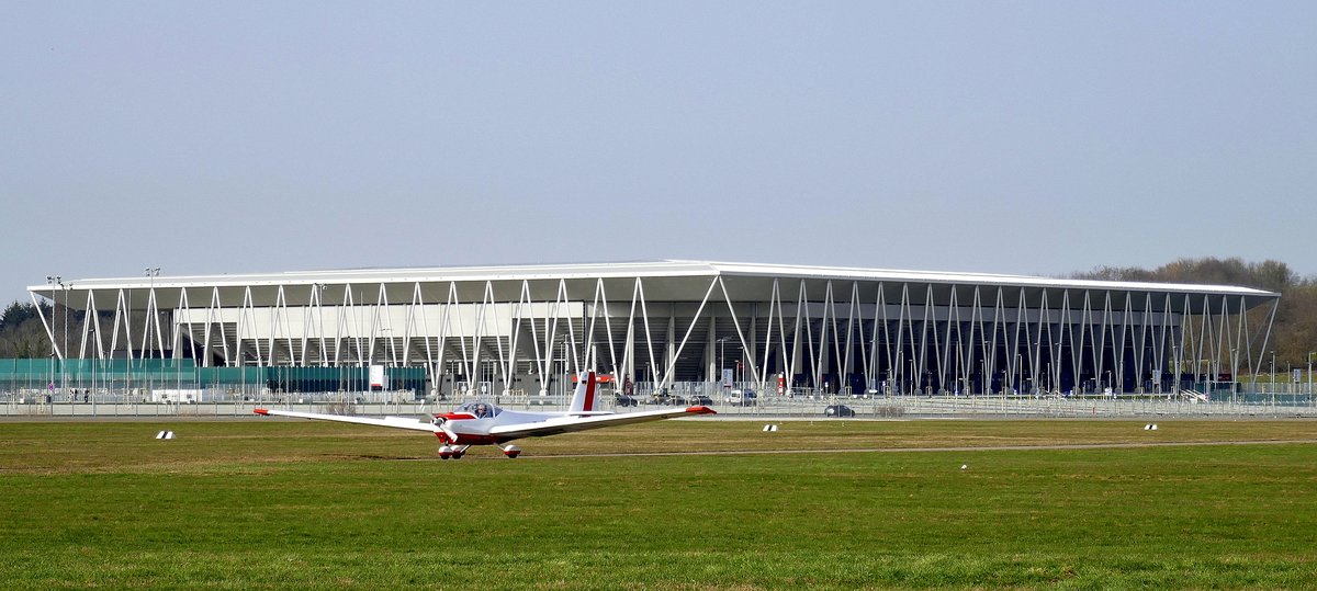 Freiburg, Blick ber den Flugplatz zum neu erbauten Fuballstadion, Feb.2021