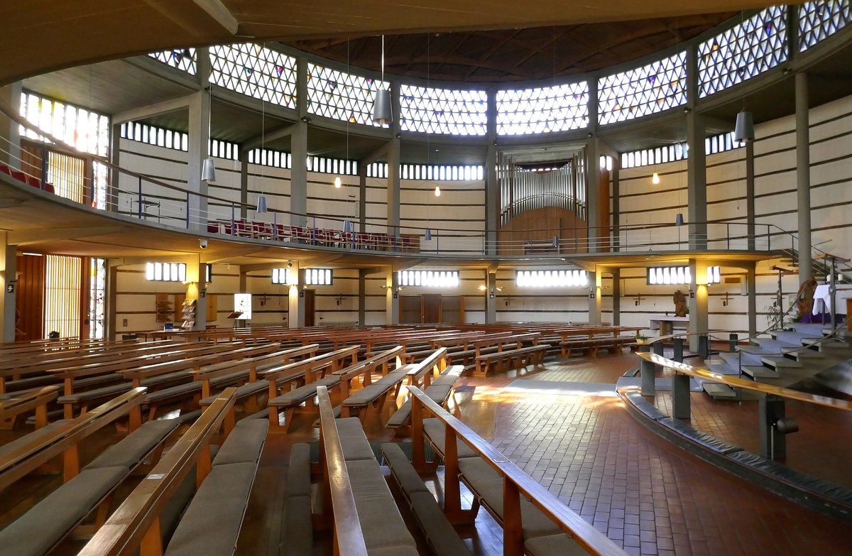 Freiburg, Blick zur Orgel auf der Seitenempore der Heilig-Geist-Kirche, Mrz 2021