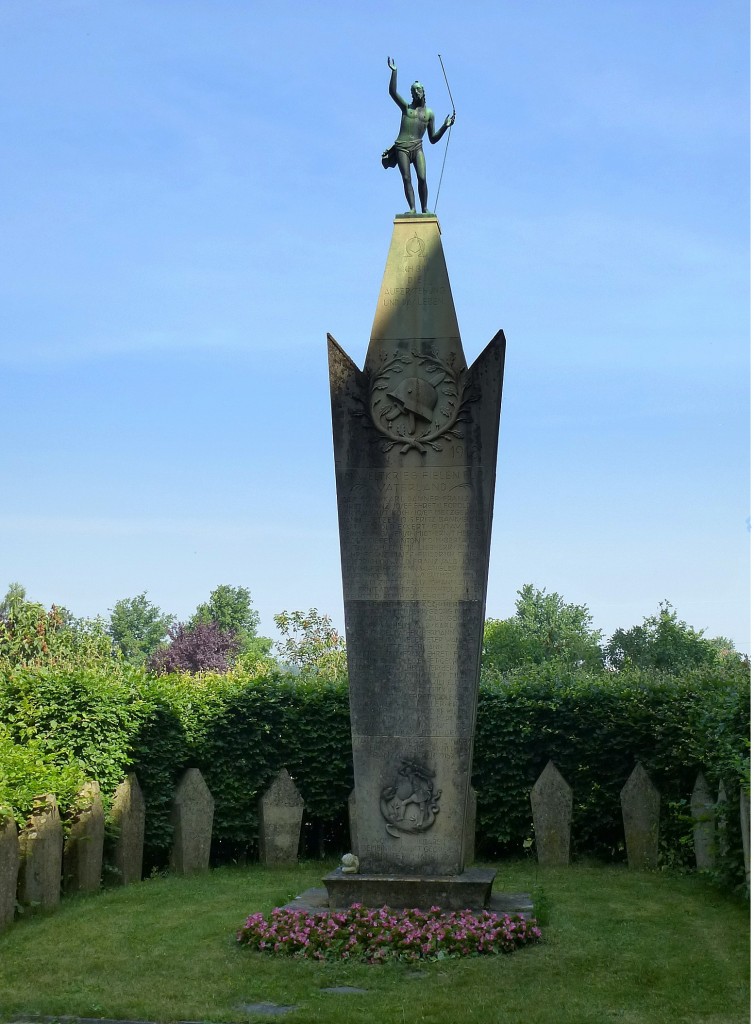 Freiburg, Denkmal fr die Kriegsgefallenen im Stadtteil St.Georgen, Juni 2014