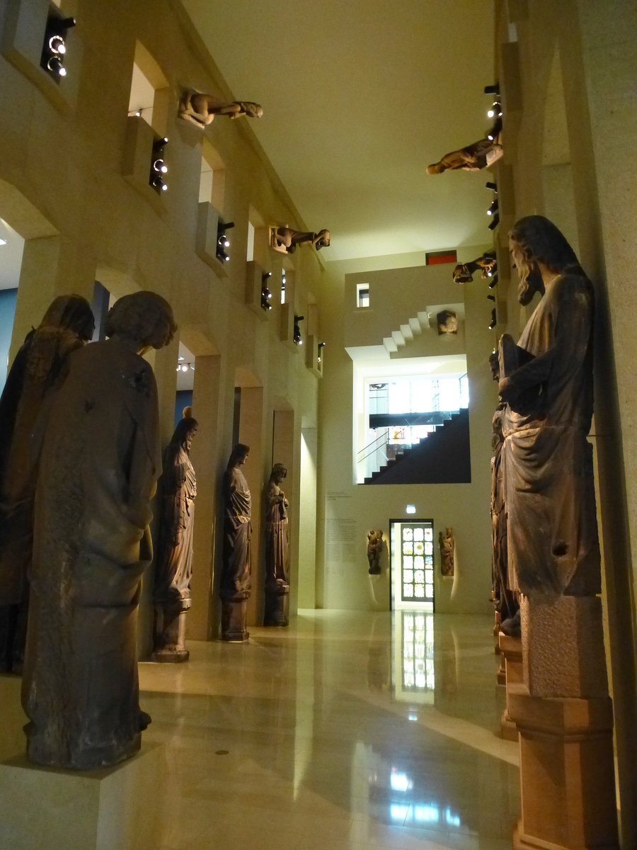 Freiburg, ein Blick in die Skulpturenhalle des Augustinermuseums, Mai 2016