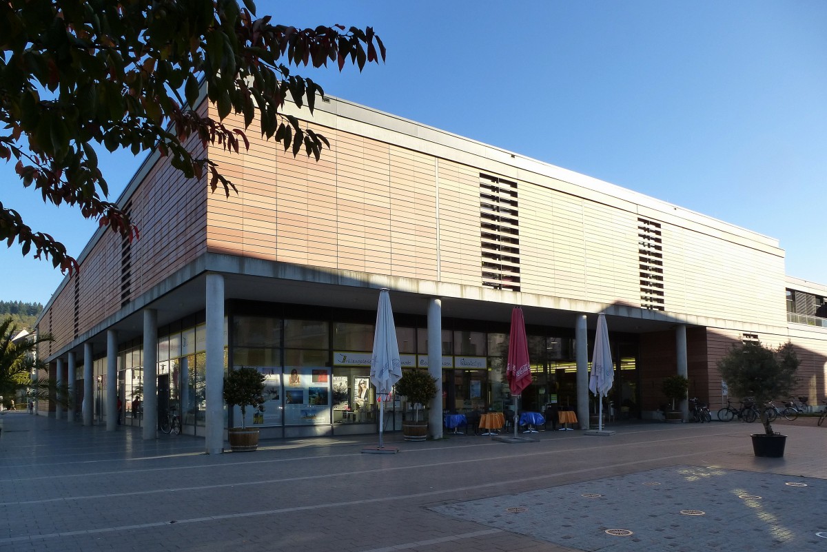 Freiburg, das Einkaufszentrum  ZO , erbaut 2003-04 auf dem Alten Messplatz, Okt.2014