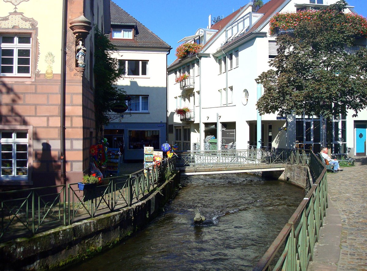 Freiburg-Gerberau, das ehemalige Handwerkerviertel mit dem Gewerbebach, Sept.2010