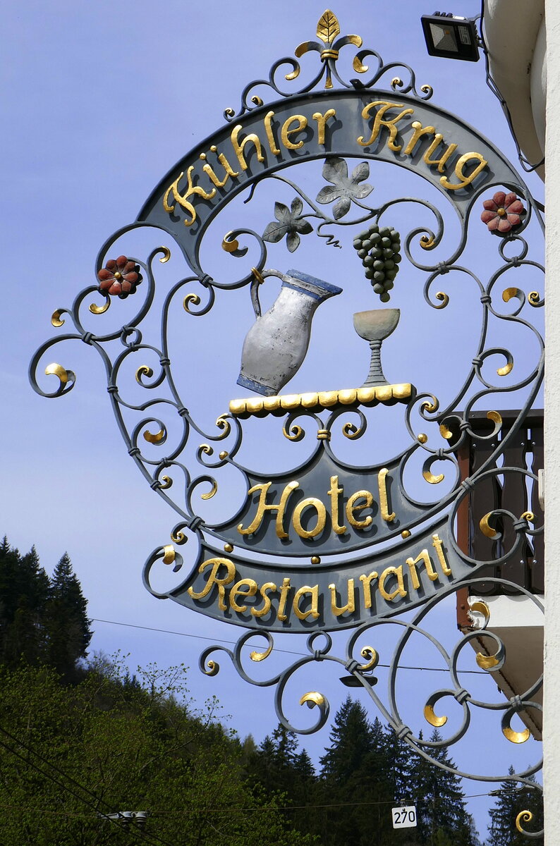 Freiburg-Gnterstal, Hotel-Restaurant  Khler Krug , 1904 erbautes Traditionslokal, April 2022
