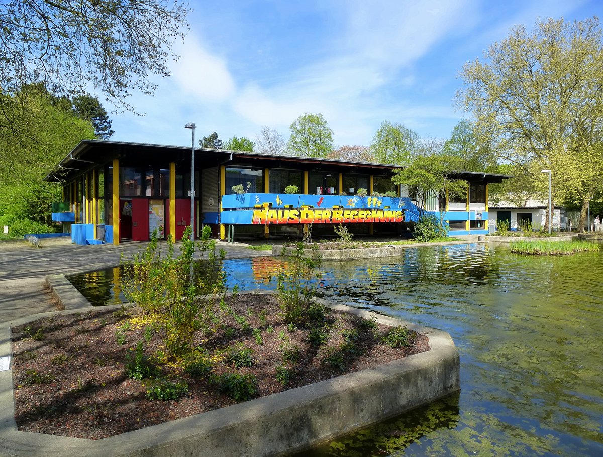 Freiburg, das  Haus der Begegnung  im Stadtteil Landwasser, Ort fr verschiedene, ffentliche Veranstaltungen, April 2015