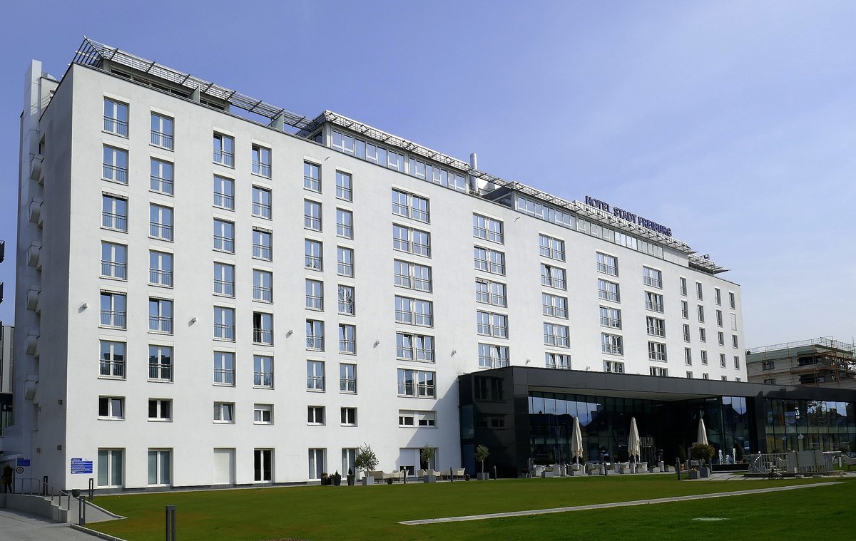 Freiburg, Hotel  Stadt Freiburg , das 4-Sterne-Hotel wurde 1995 erbaut und 2012 aufwendig renoviert, Mrz 2021