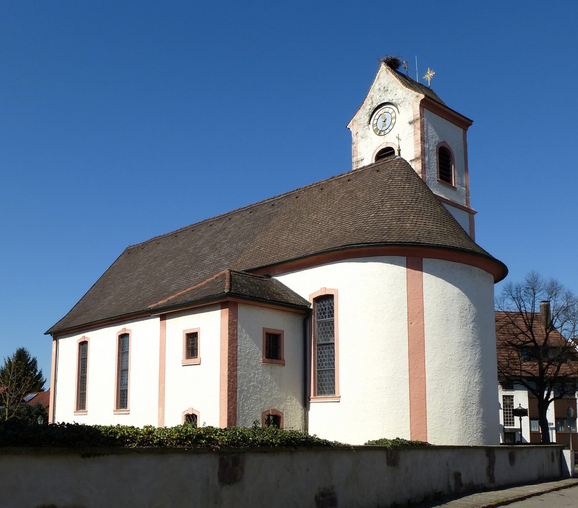 Freiburg, die katholische Thomaskirche im Stadtteil Betzenhausen, erbaut 1767-68,  April 2015