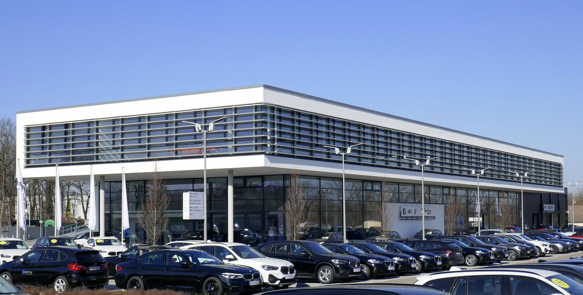 Freiburg, neuerbautes Autohaus im Industriegebeit Nord, Mrz 2021