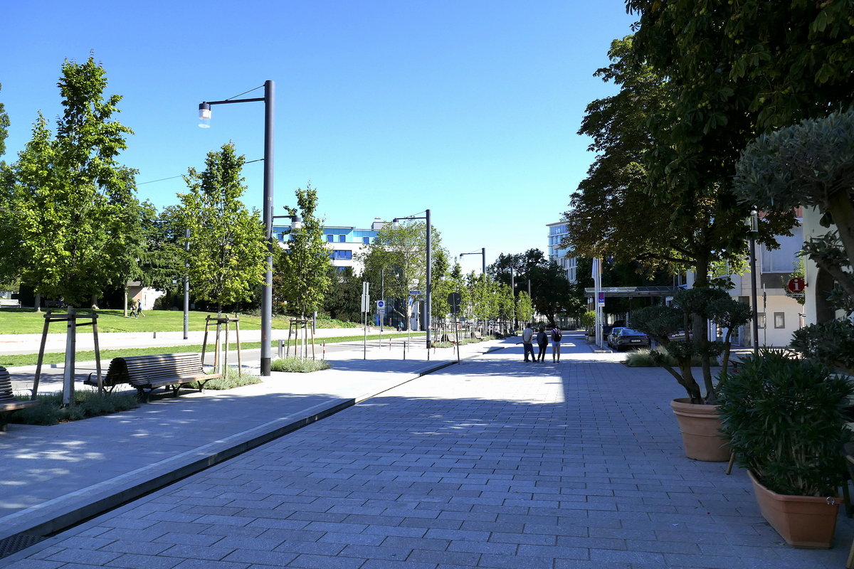 Freiburg, der neugestaltete Rotteckring im Stadtzentrum, August 2019