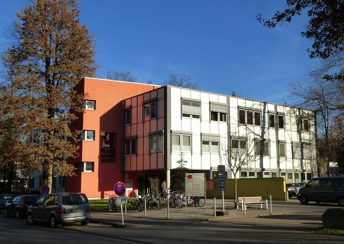 Freiburg, die PraxisKlinik 2000 wurde im Stadteil Landwasser im Jahre 2000 in Betrieb genommen, Dez.2013