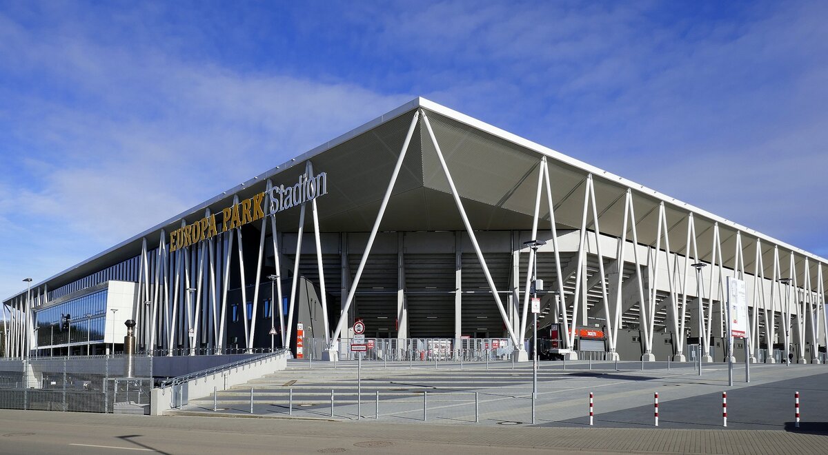 Freiburg, Sd-West-Ecke mit Haupteingang zum neuen Fuballstadion, Feb.2022