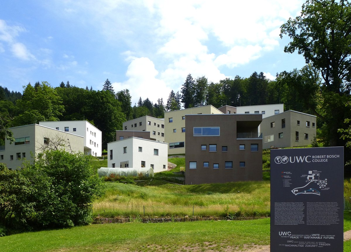 Freiburg, Wohndorf der internationalen Bildungseinrichtung  UWC Robert Bosch College  neben der Karthause, Juni 2018
