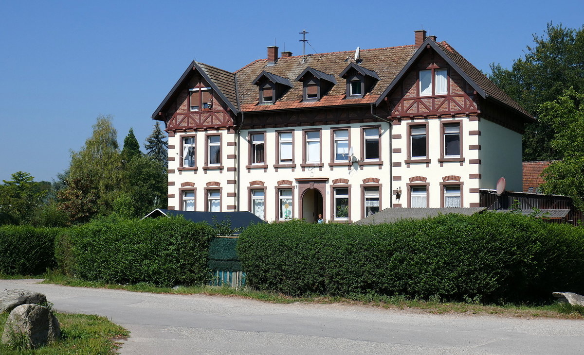 Freiburg, Wohngebude im Naturerlebnispark Mundenhof, Juli 2018