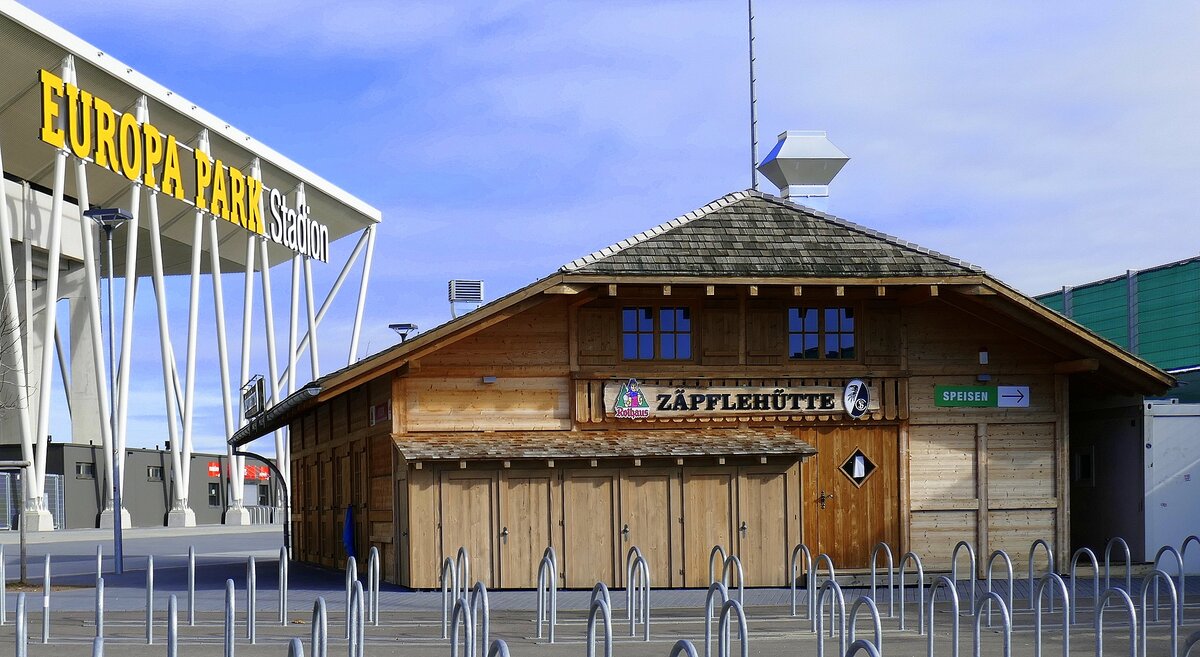 Freiburg, die  Zpflehtte , Getrnke und Imbistand am neuen Fuballstadion, benannt nach dem Rothaus-Tannenzpflebier, Feb.2022