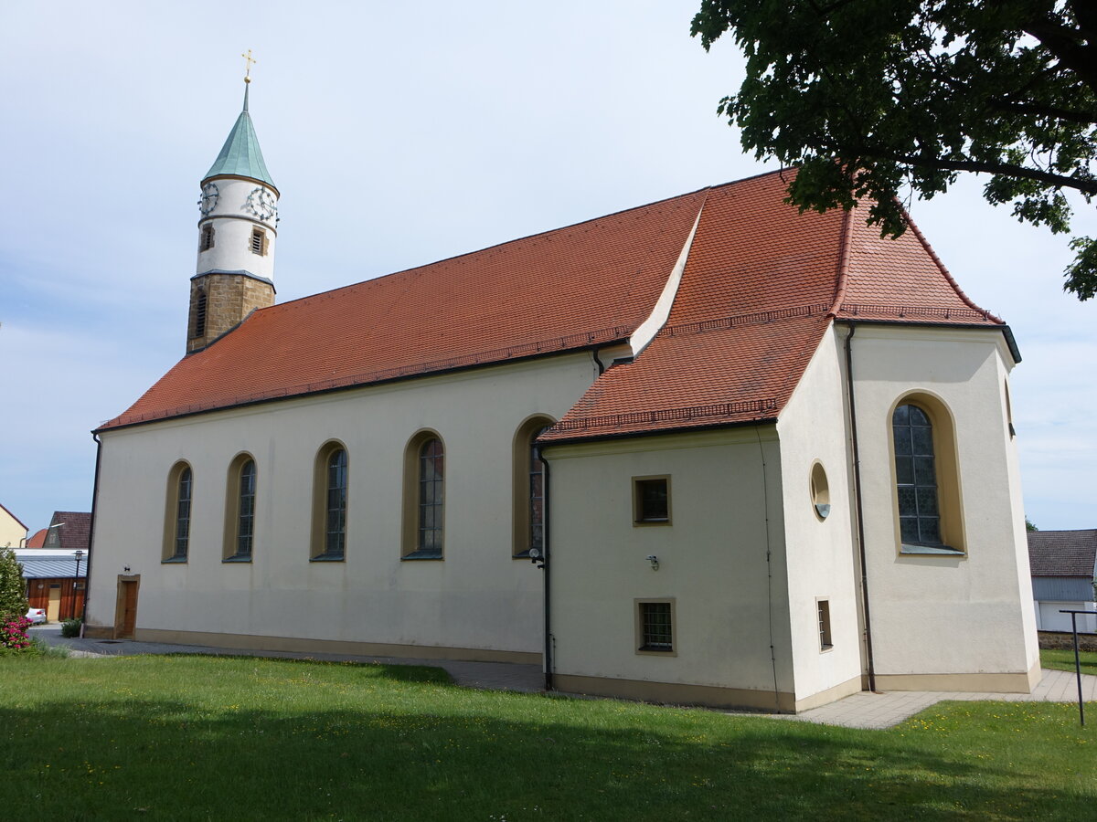 Freihung, kath. Pfarrkirche zur Hl. Dreifaltigkeit, erbaut von 1764 bis 1765 (20.05.2018)