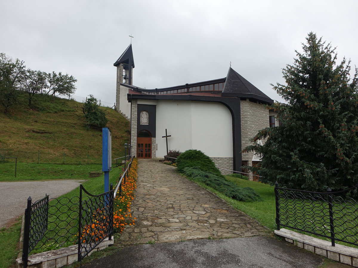 Fricovce / Friedrichsdorf, rmisch-katholische Kirche der Kaschauer Mrtyrer, erbaut 1994 (01.09.2020)