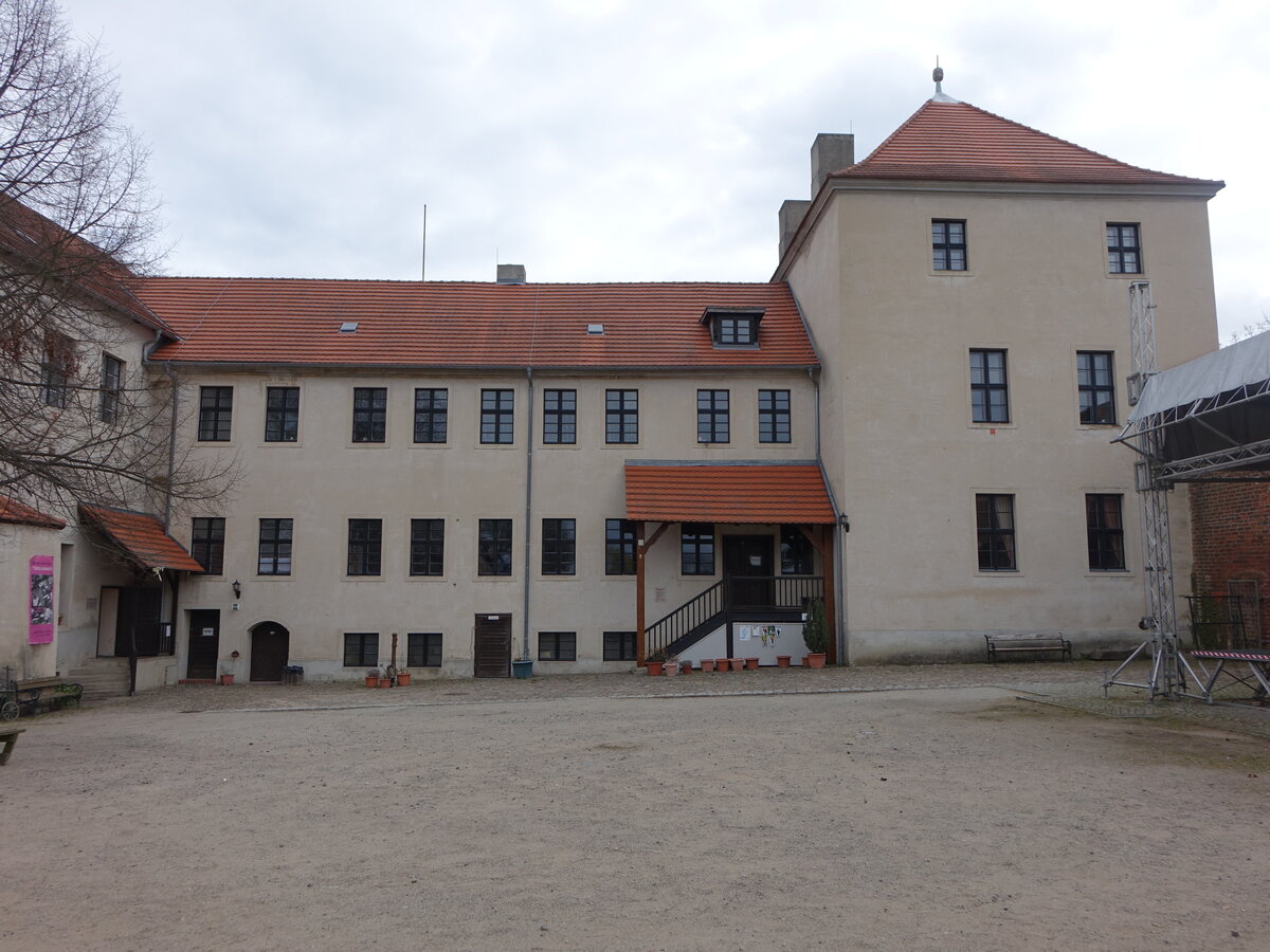 Friedland, Burg, erbaut im 13. Jahrhundert als Wasserburg des Johanniterorden, erneuert 1623 (04.04.2026)