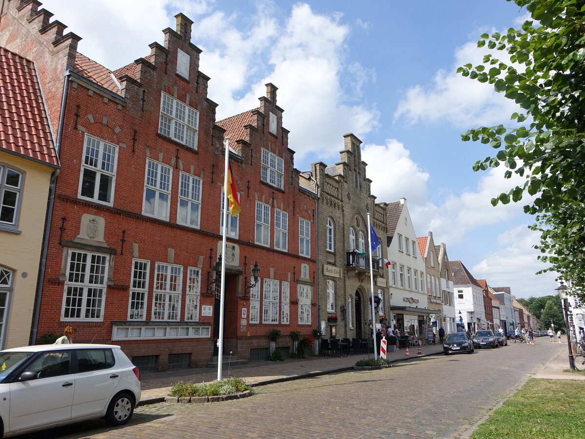 Friedrichstadt, Rathaus und Giebelhuser am Markt (24.07.2021)