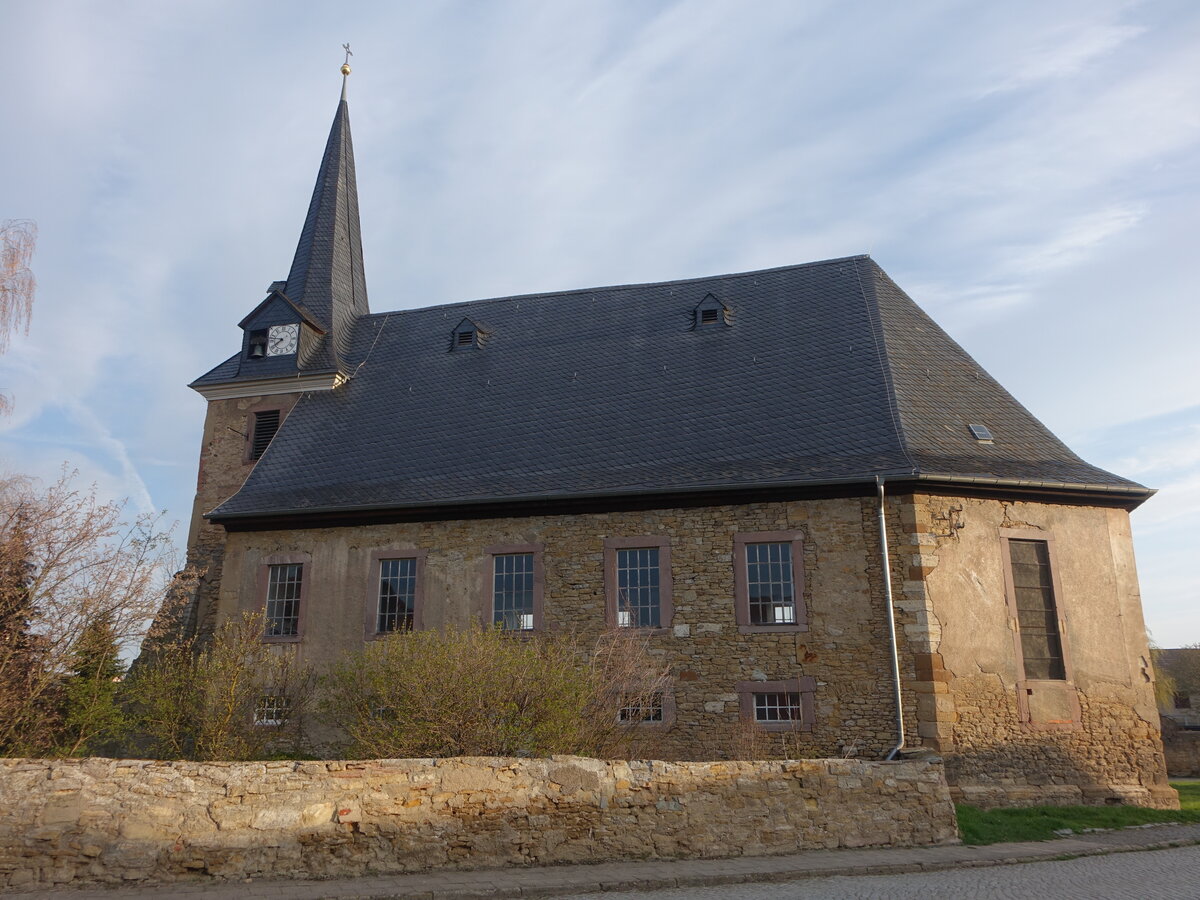 Frohndorf, evangelische St. Anna Kirche, schlichte Saalkirche von 1721 (07.04.2023)