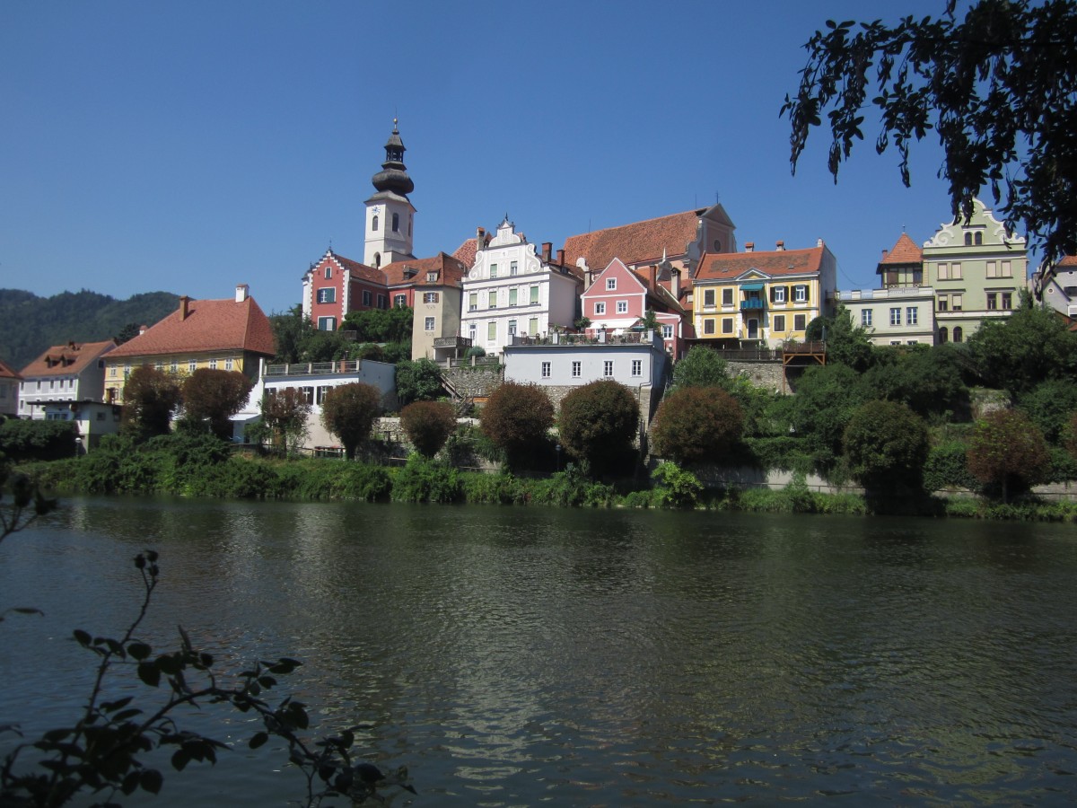 Frohnleiten, Altstadt mit Maria Himmelfahrt Kirche (18.08.2013)