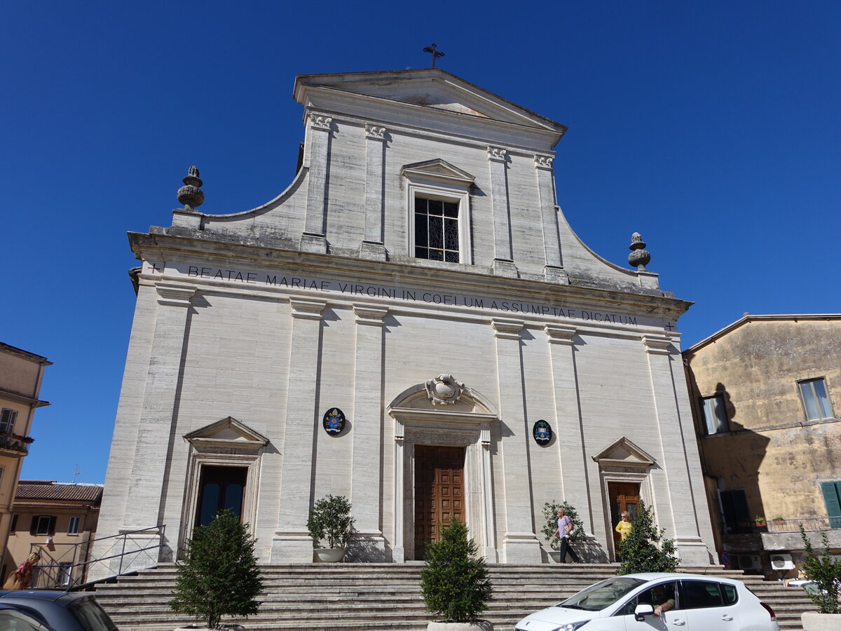 Frosinone, Kathedrale St. Maria Assunta, erbaut im 18. Jahrhundert (18.09.2022)