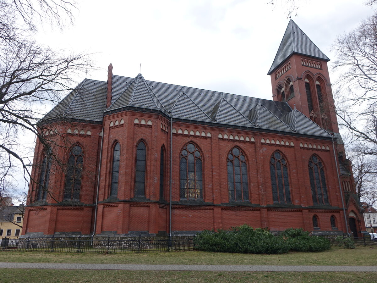 F�rstenwalde / Spree, kath. Pfarrkirche St. Johannes, neugotischer Backsteinbau, erbaut von 1905 bis 1906 nach Pl�nen von Engelbert Seibertz (05.04.2026)