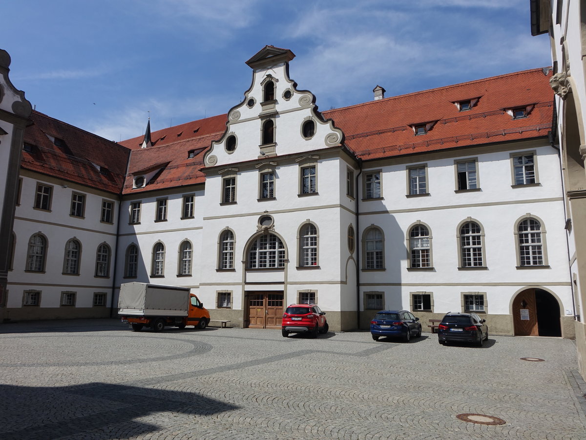 Fssen, Innenhof des ehem. Benediktinerkloster St. Mang (26.04.2021)