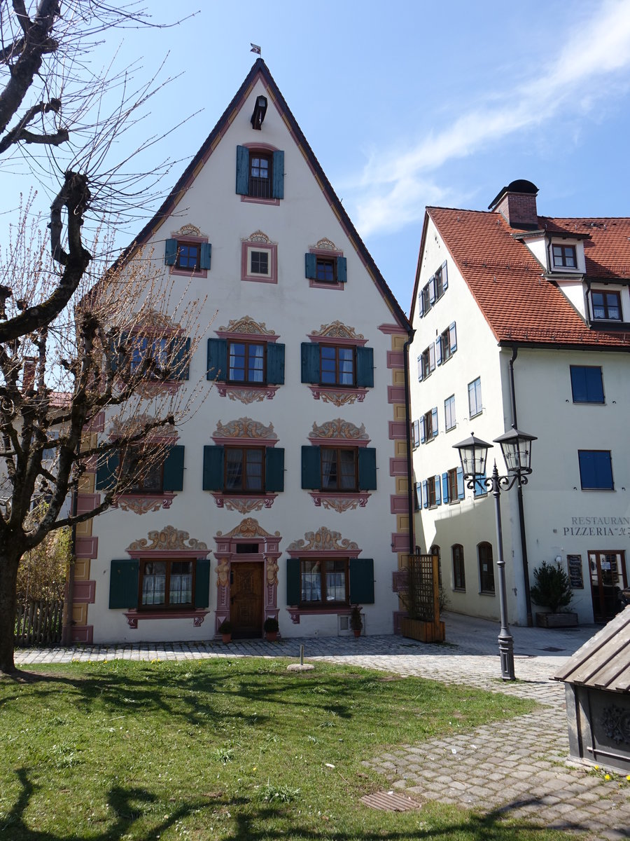 Fssen, Wohnhaus in der Franziskanergasse, erbaut im 16. Jahrhundert (26.04.2021)
