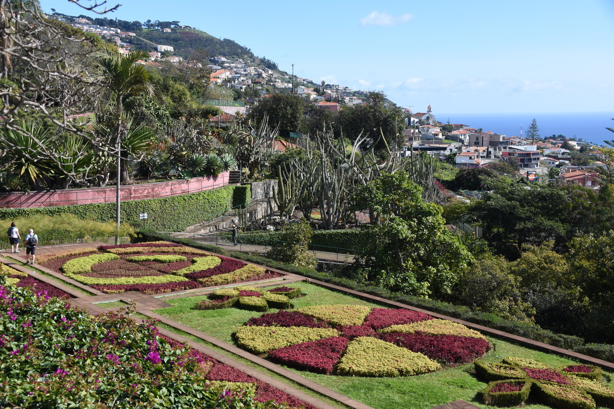 FUNCHAL (Concelho de Funchal), 01.02.2018, Blick über einen Teil des Botanischen Gartens in Richtung Südosten