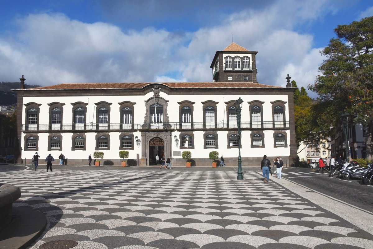 FUNCHAL (Concelho de Funchal), 02.02.2018, das Gebude der Cmara Municipal do Funchal, in Deutschland vergleichbar mit einer Kreisverwaltung