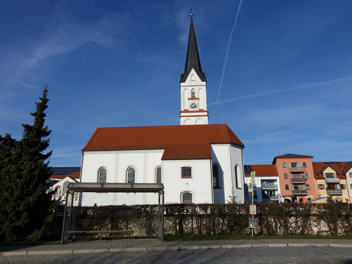 Furth, St. Sebastian Kirche, Saalkirche mit eingezogenem Chor, nrdlich Chorflankenturm, sptgotische Anlage des 15. Jahrhunderts, barockisiert 1741 (26.12.2015)