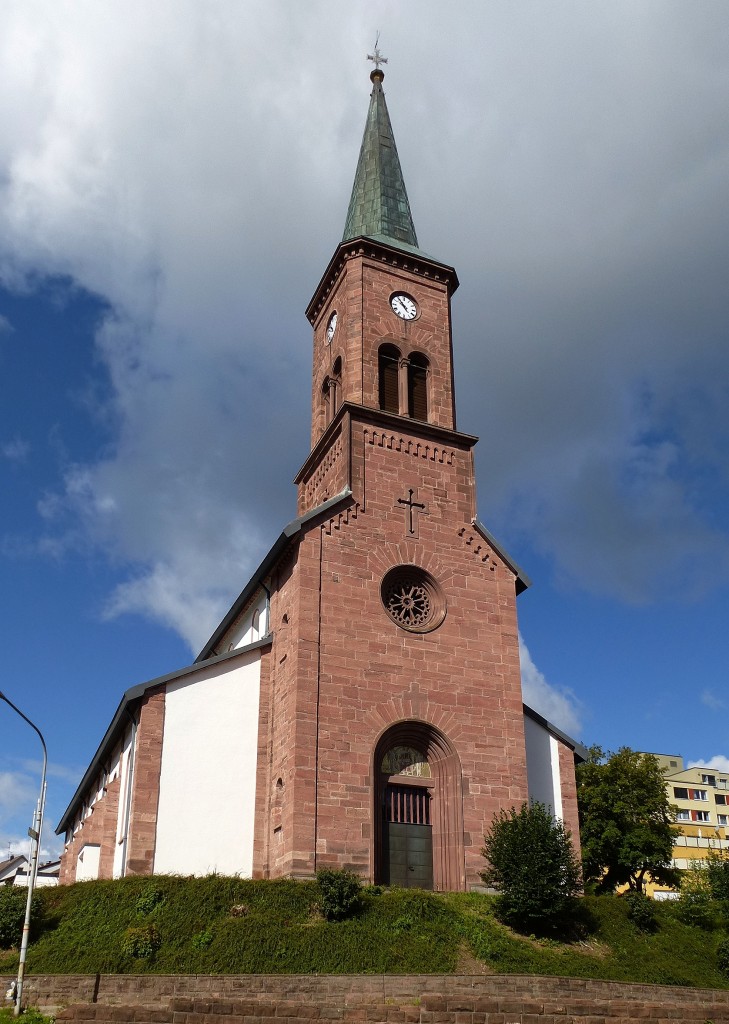 Furtwangen, die katholische Kirche St.Cyriak, Aug.2014